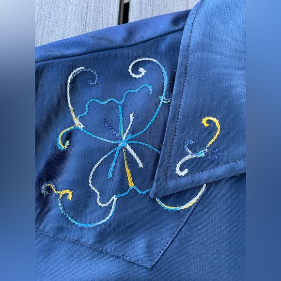 Vintage Western Shirt - Picture 7 of 9